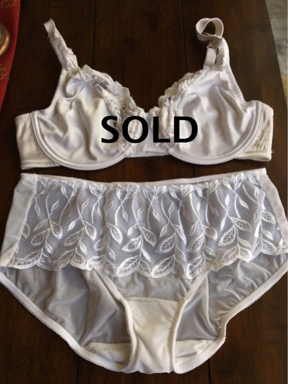 BALI #8373 Lace Desire Hipster Panty (high-cut brief) in White, Size L (VNWOT)
